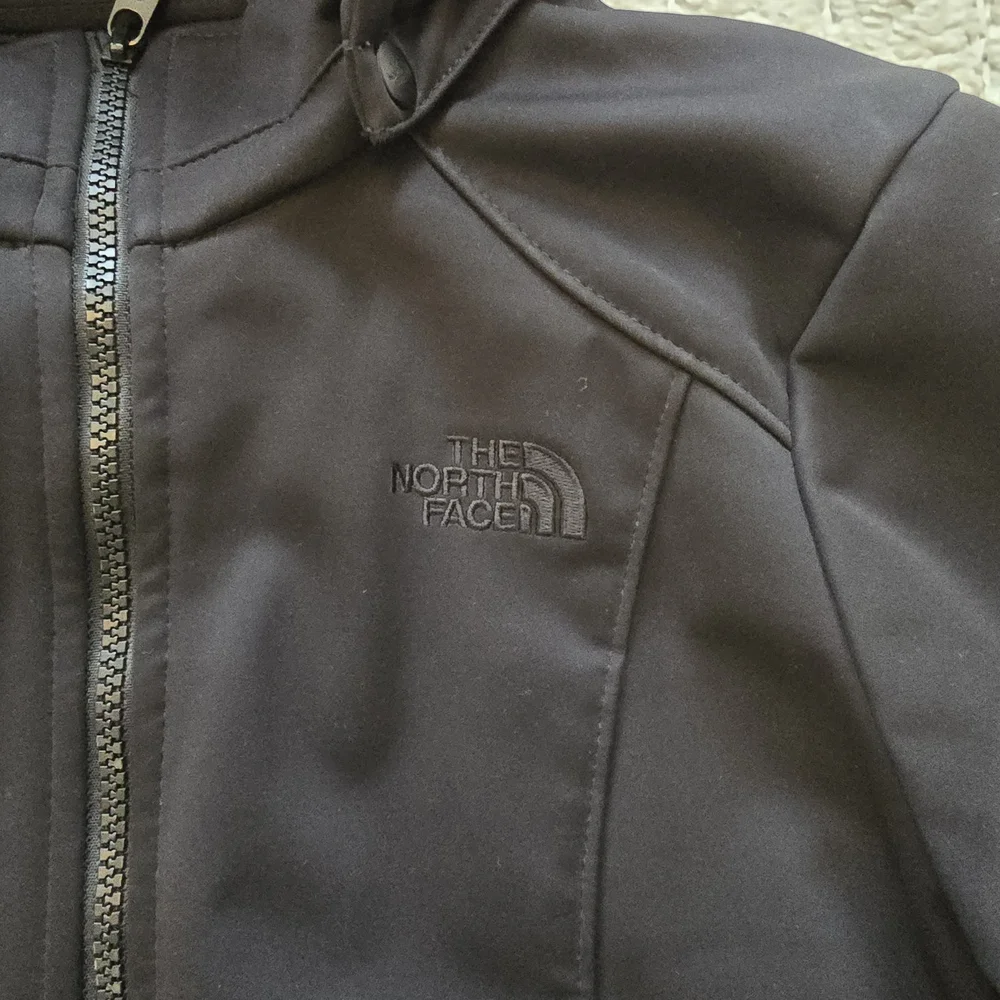 The North Face Apex jacket in women's size small - Picture 3 of 9
